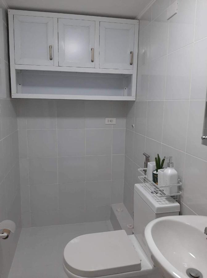 Lovely 2 Bedroom Condo With Free Secured Parking Маніла Екстер'єр фото