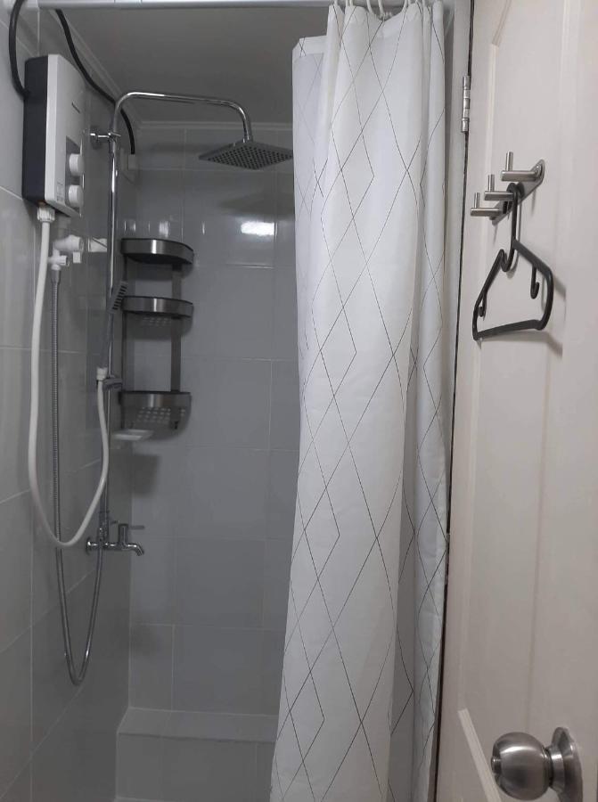 Lovely 2 Bedroom Condo With Free Secured Parking Маніла Екстер'єр фото